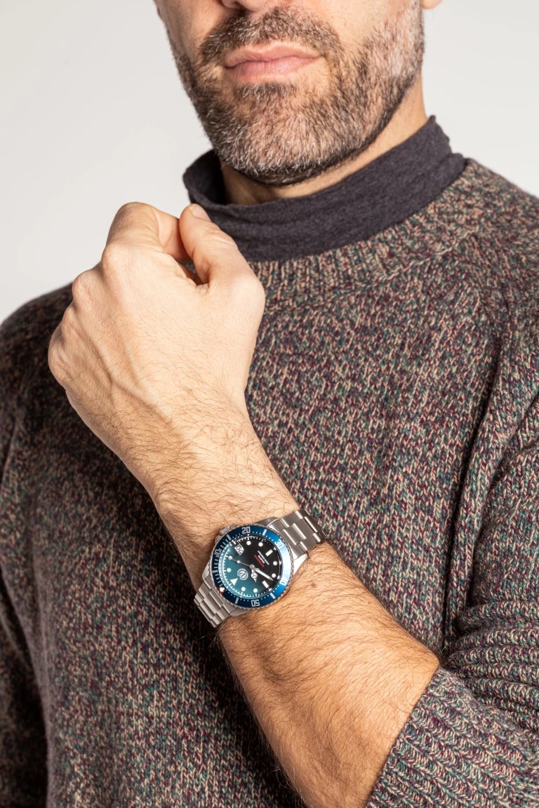 orologio salvador dalì al polso